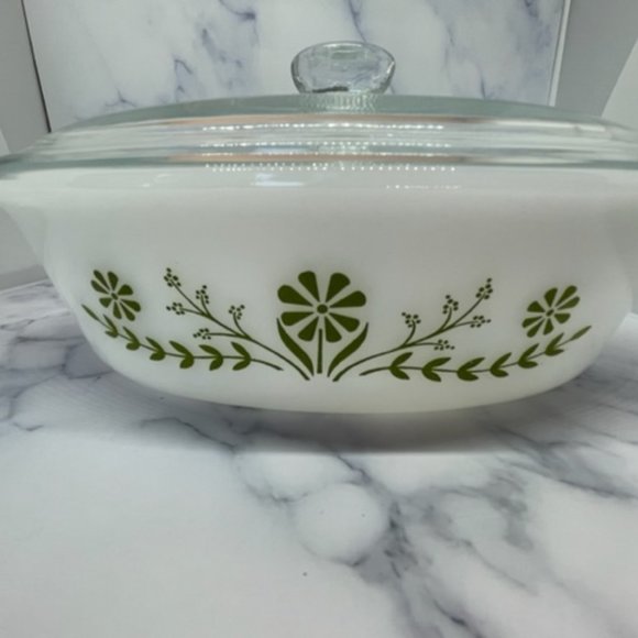 Vintage Glasbake PRIMROSE DREAM Oval Green Floral Daisy Casserole with Lid J-235 - Picture 1 of 8